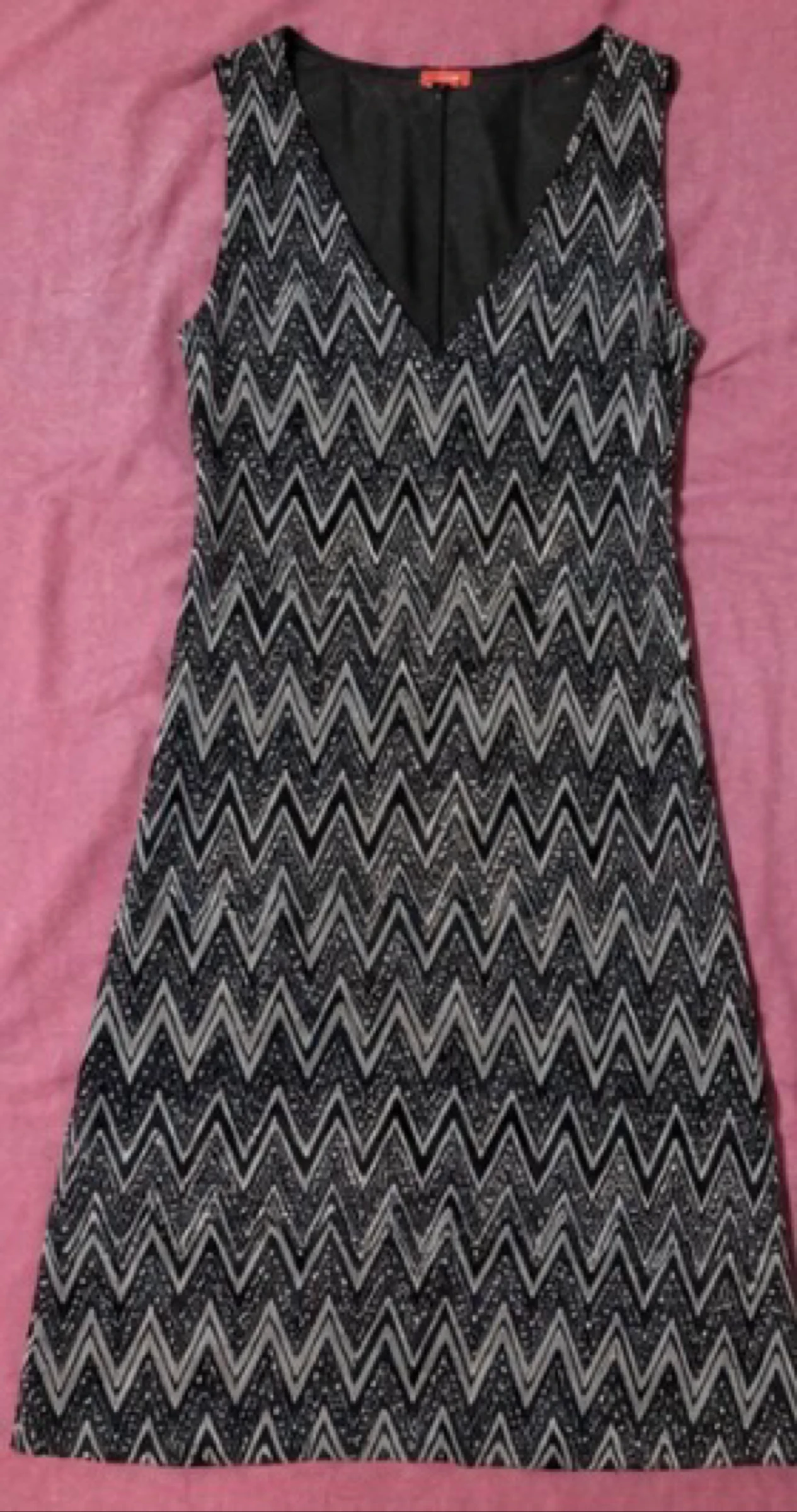 Robe Tissaia noire à motifs chevrons scintillants – Taille 40 – photo 2